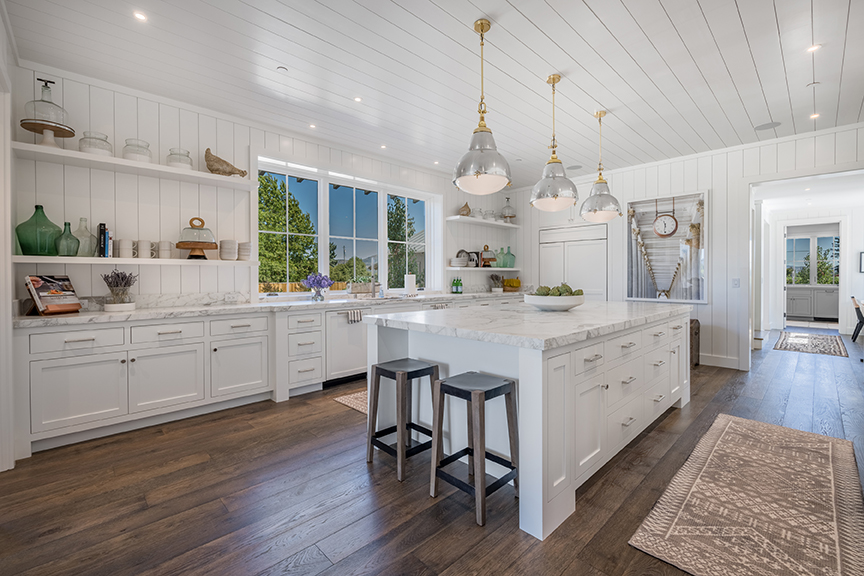 Farmhouse Style kitchen, sophisticated and sleek. 

Source: Oakridge Cabinets