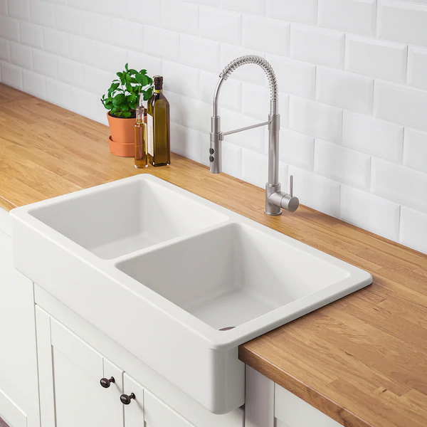 apron farmhouse kitchen sink
source: mydecorative.com