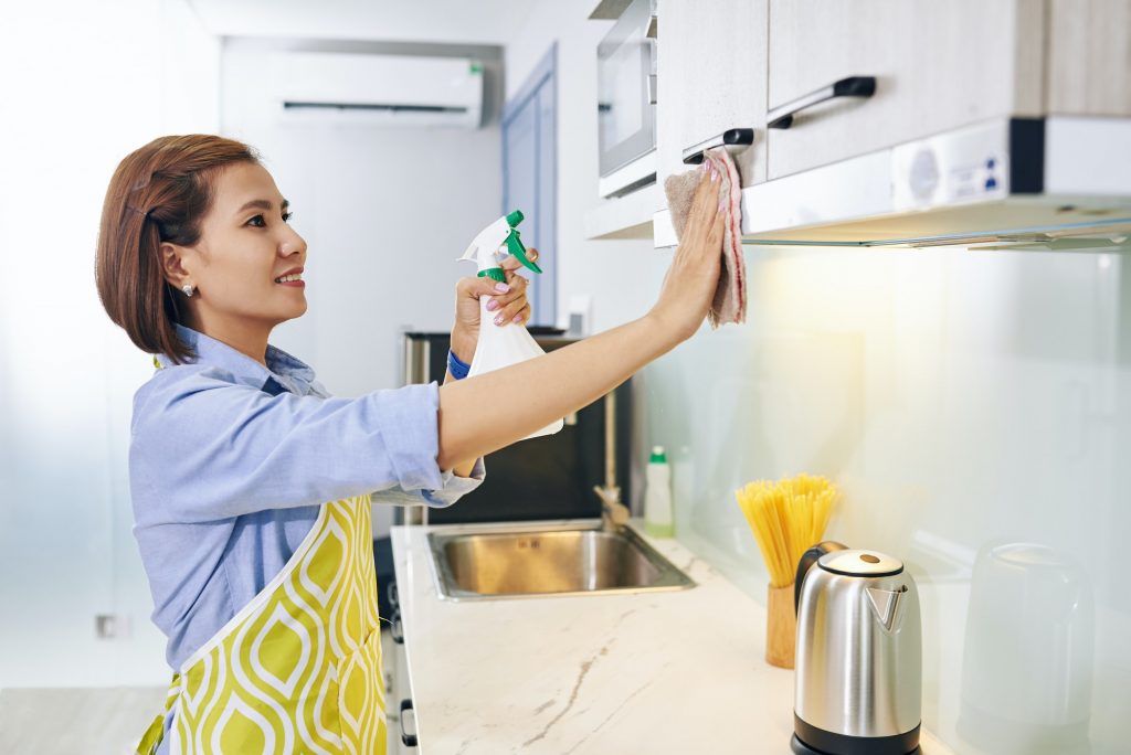 cleaning thermofoil cabinets