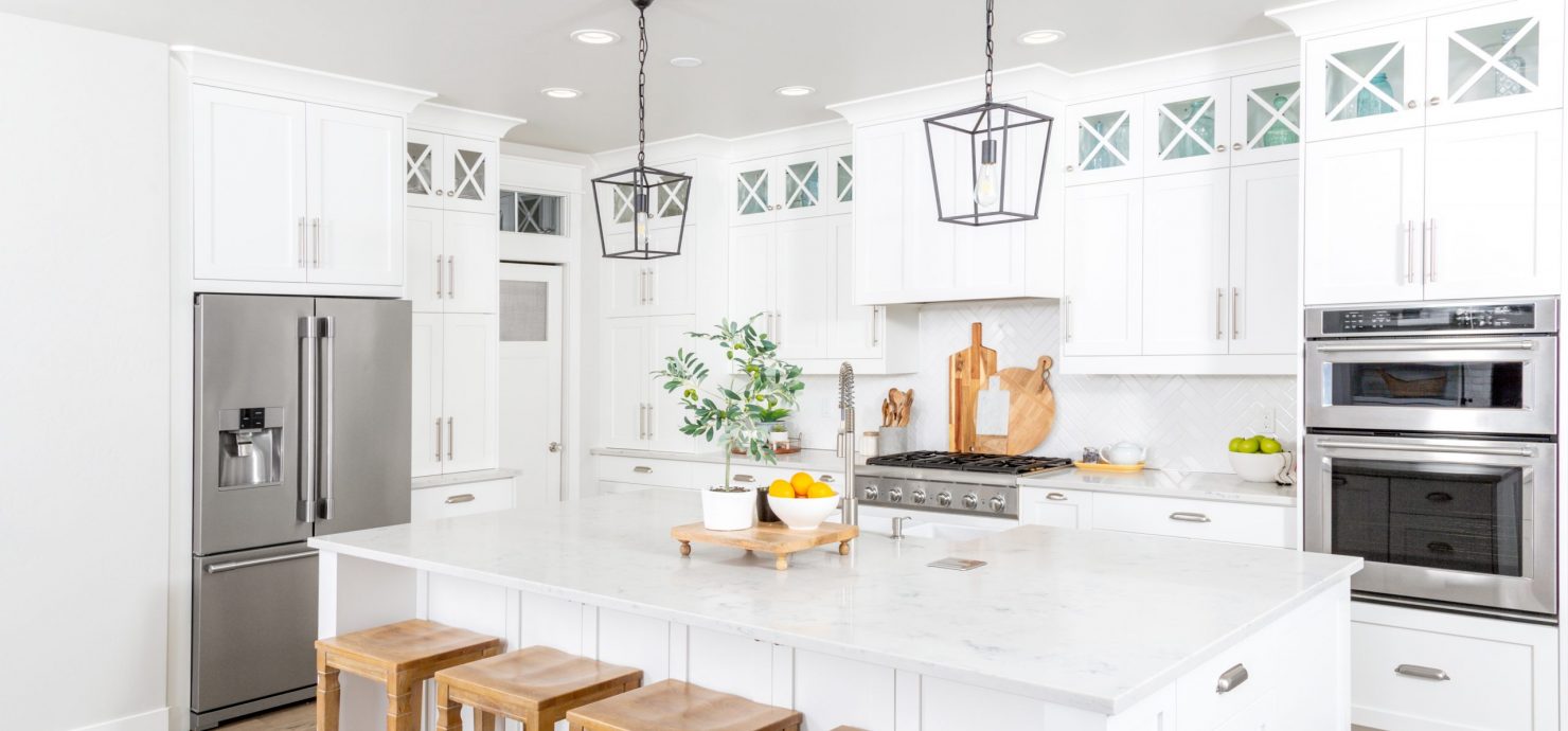 A beautiful modern farmhouse kitchen.