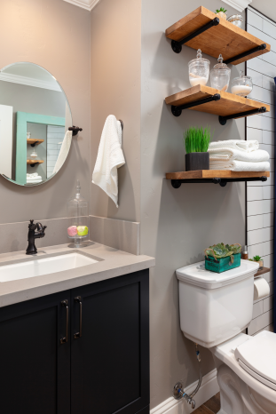 farmhouse bathroom 6