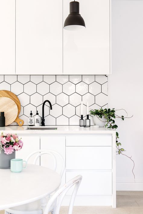 geometric backsplash
source: www.shelterness.com