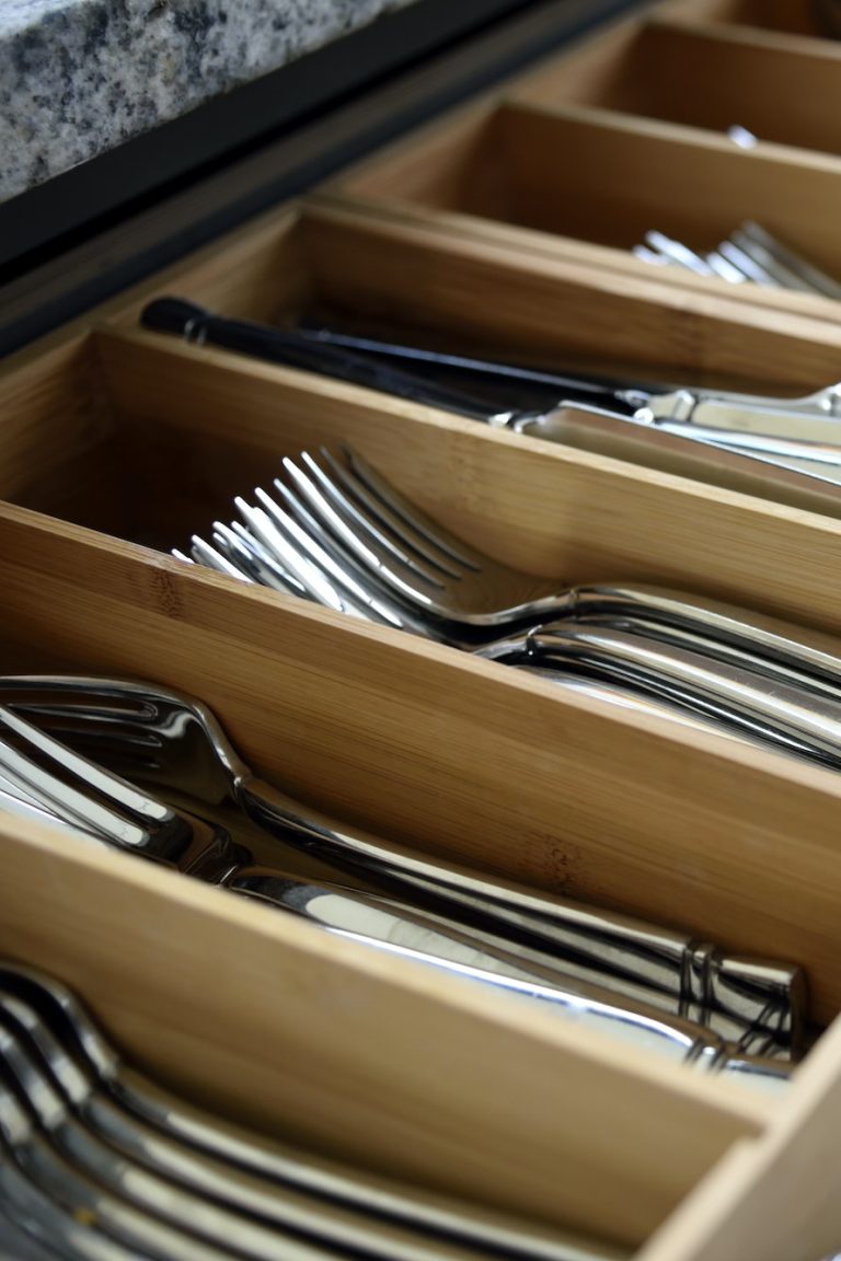 Kitchen utensil drawer